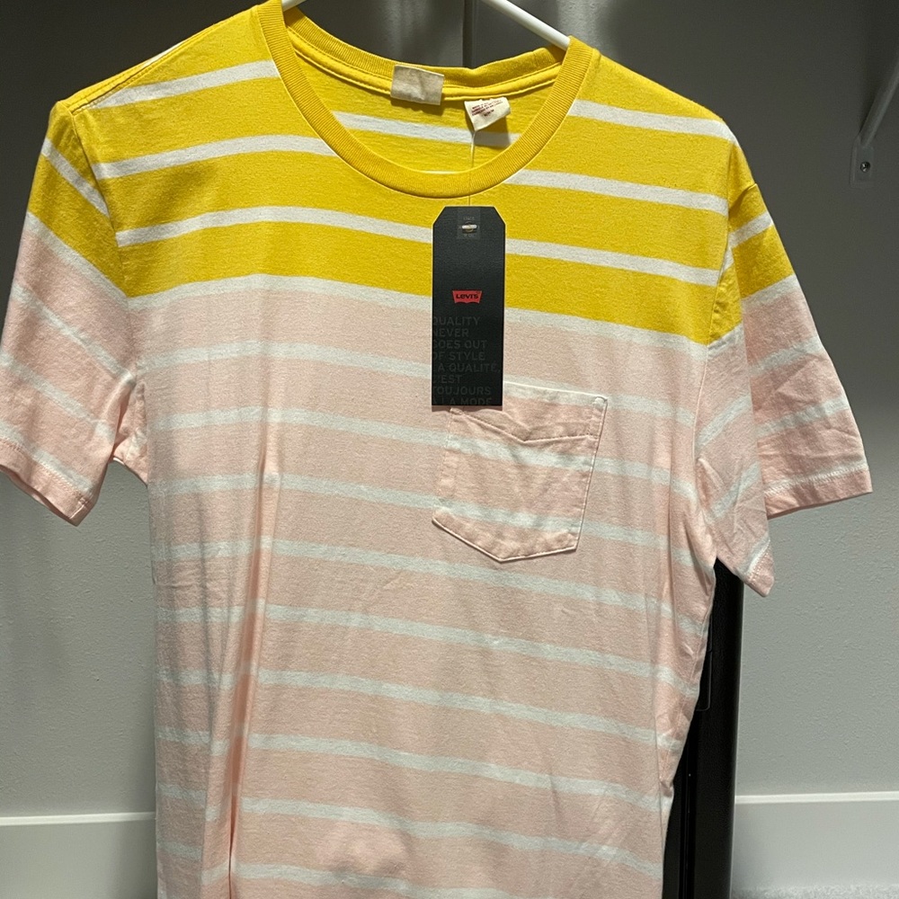 Levi’s tee shirt